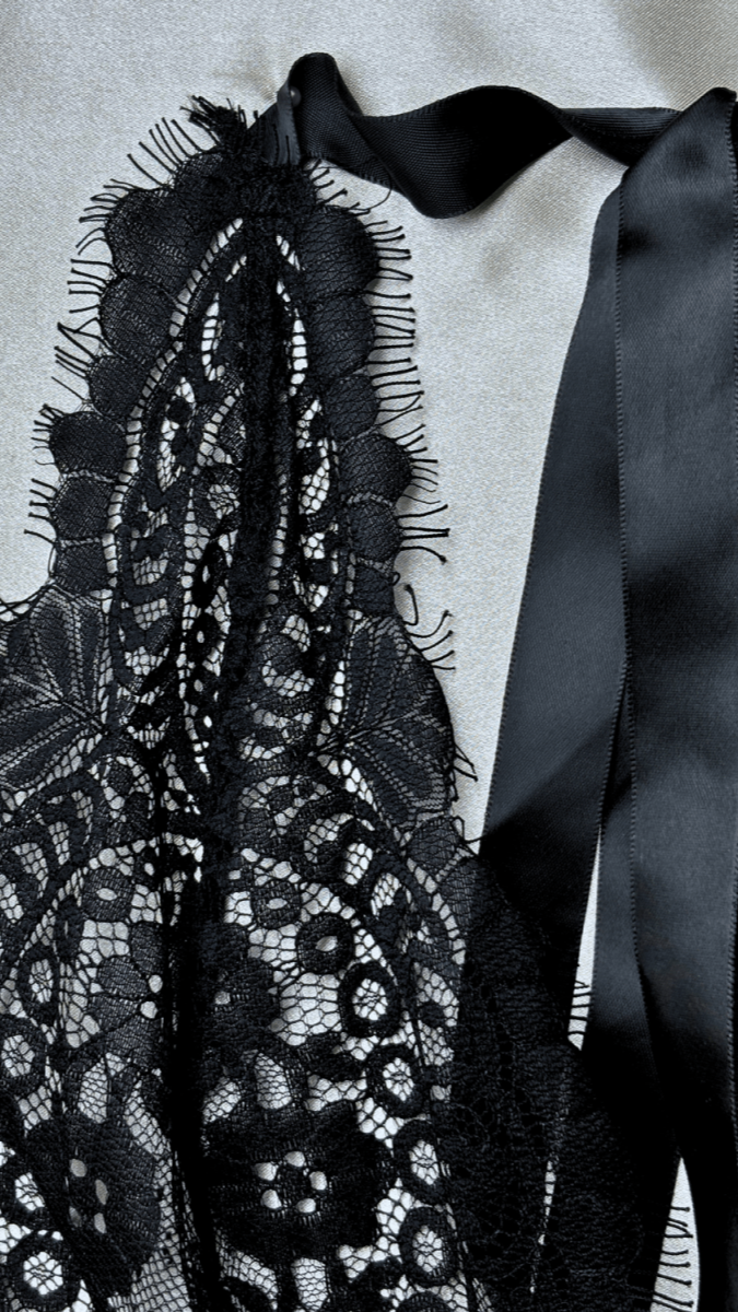 Petals Bodysuit - TRÈS FOU OR SOMETHING