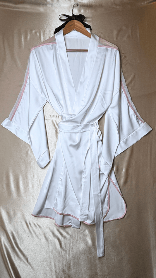 Pink Shoulders White Robe - TRÈS FOU OR SOMETHING