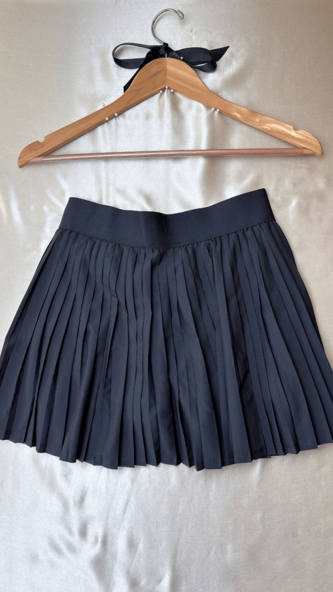 Pleated Athleisure Black Skirt - TRÈS FOU OR SOMETHING