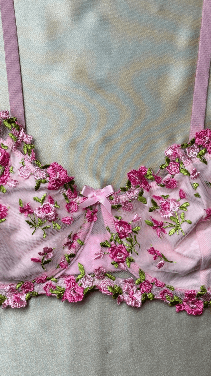 Princess Bra - TRÈS FOU OR SOMETHING