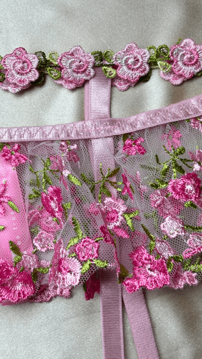 Princess Garter - TRÈS FOU OR SOMETHING