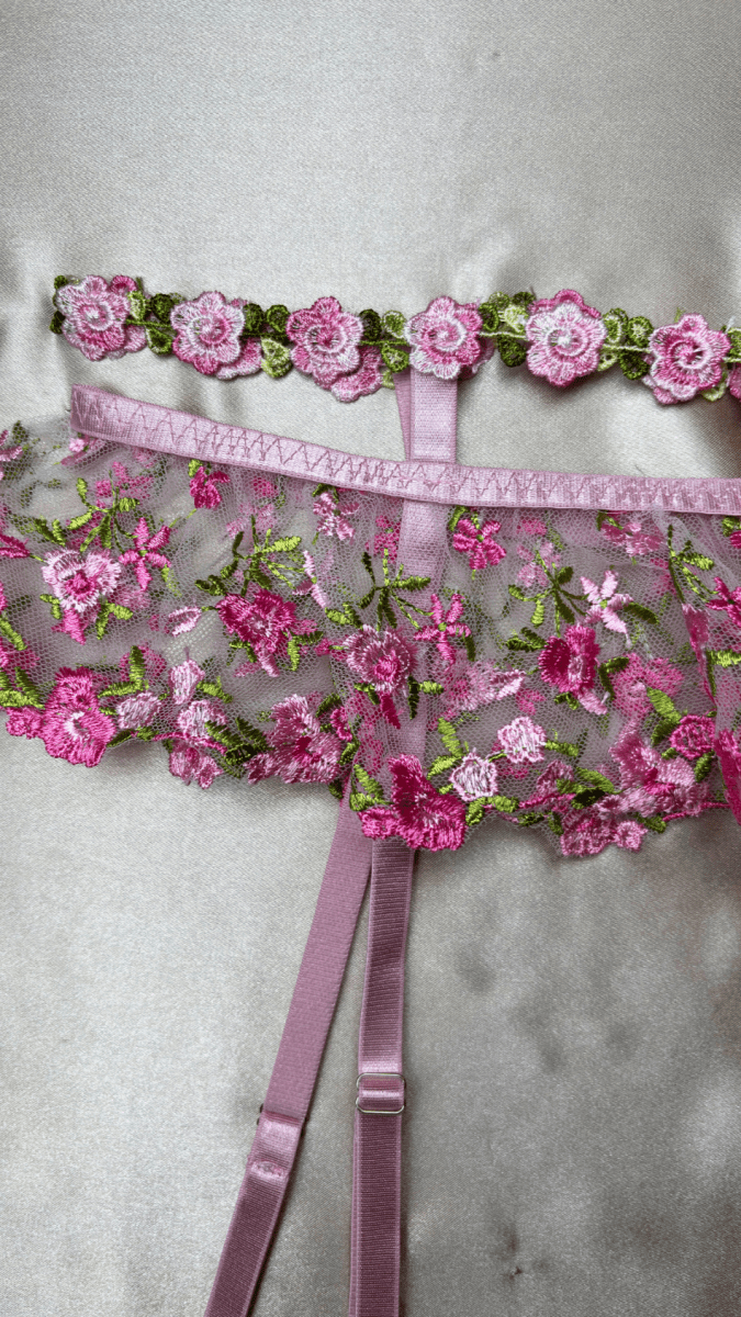 Princess Garter - TRÈS FOU OR SOMETHING