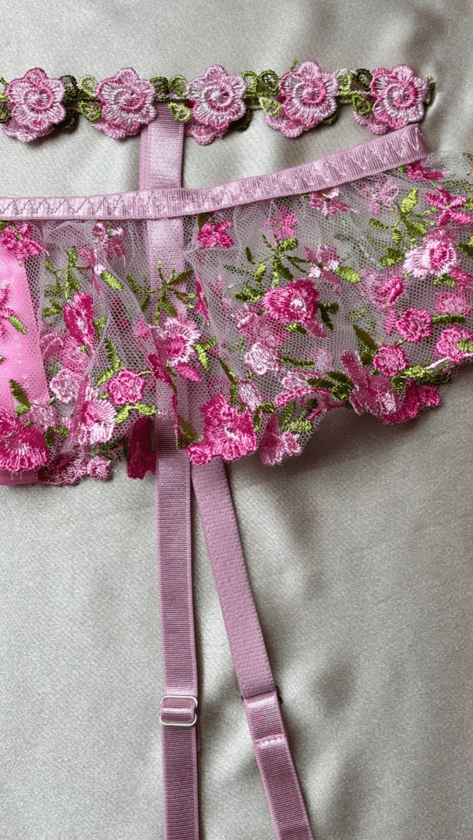 Princess Garter - TRÈS FOU OR SOMETHING