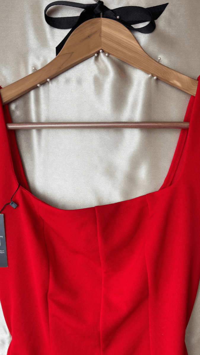 Red My Hips Dress - TRÈS FOU OR SOMETHING