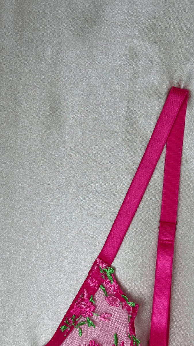 Rosie Bra - TRÈS FOU OR SOMETHING