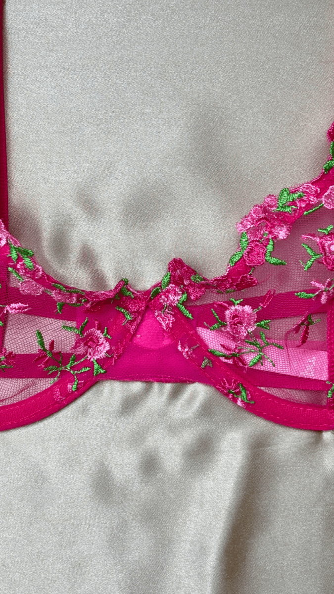 Rosie Bra - TRÈS FOU OR SOMETHING