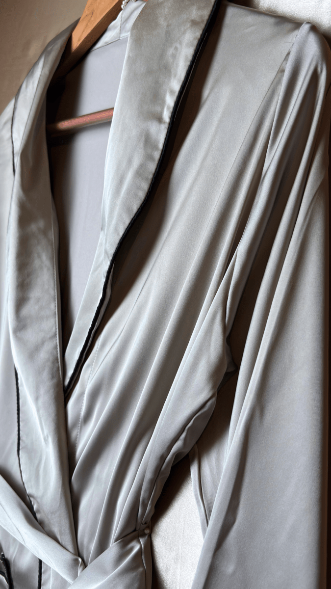 Satin Collared Gray Robe - TRÈS FOU OR SOMETHING