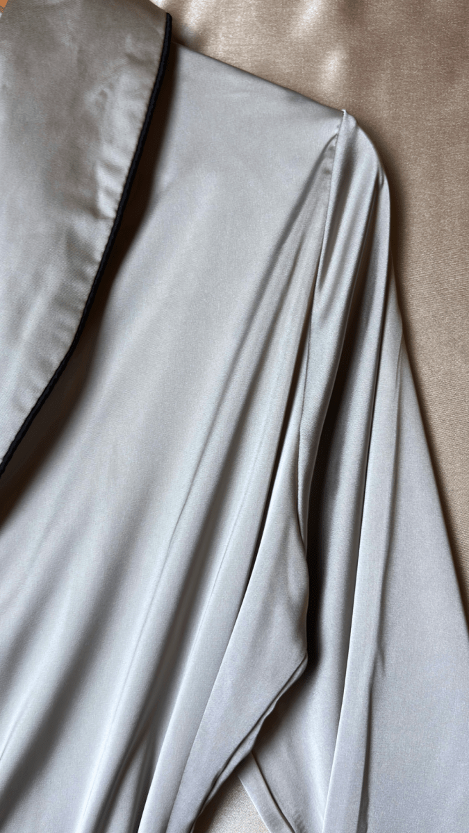 Satin Collared Gray Robe - TRÈS FOU OR SOMETHING