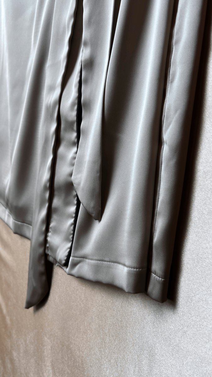Satin Collared Gray Robe - TRÈS FOU OR SOMETHING