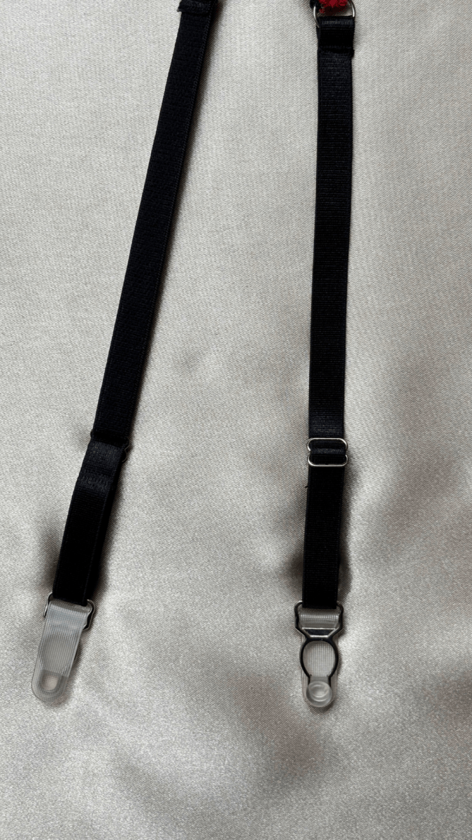 Scarlett Garter - TRÈS FOU OR SOMETHING