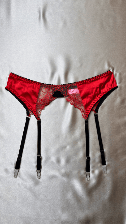 Scarlett Garter - TRÈS FOU OR SOMETHING