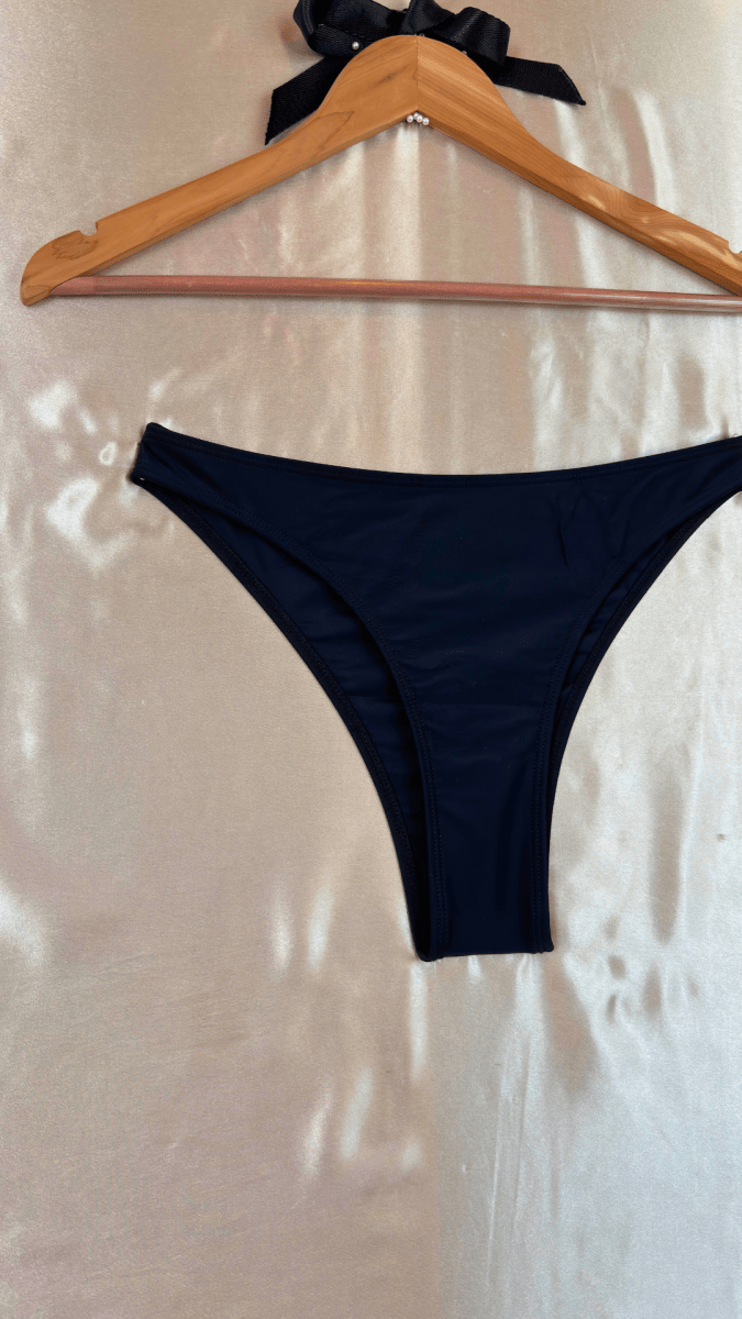 Sea Shell Pearls Bikini Bottom - TRÈS FOU OR SOMETHING