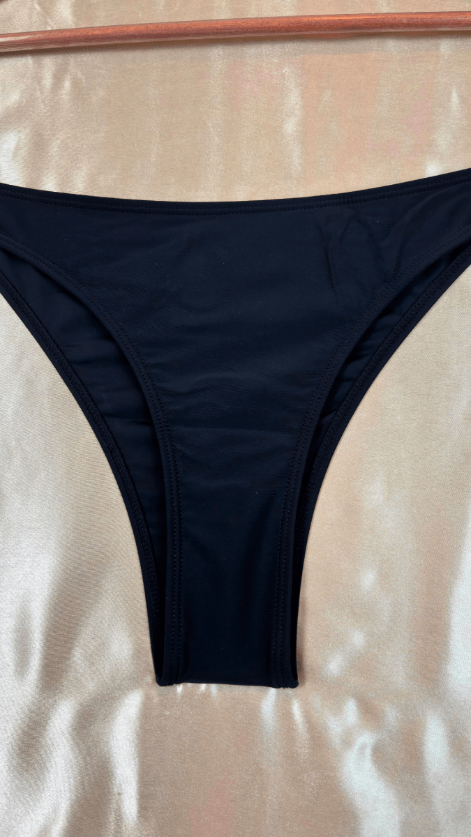 Sea Shell Pearls Bikini Bottom - TRÈS FOU OR SOMETHING