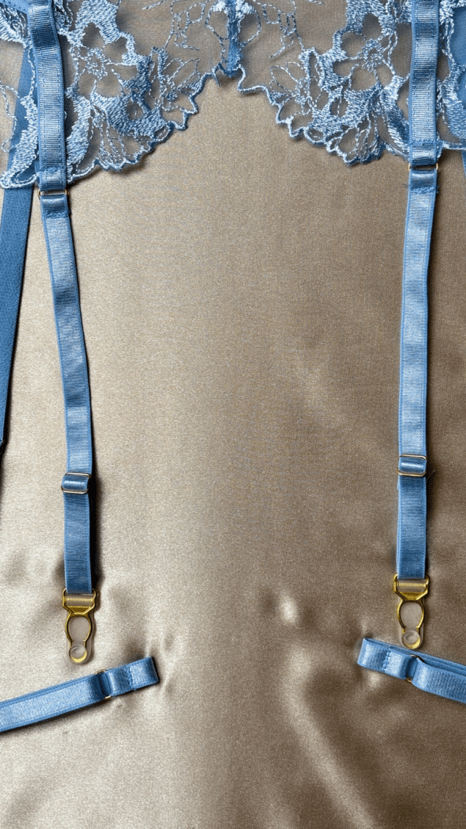 Serene Garter - TRÈS FOU OR SOMETHING