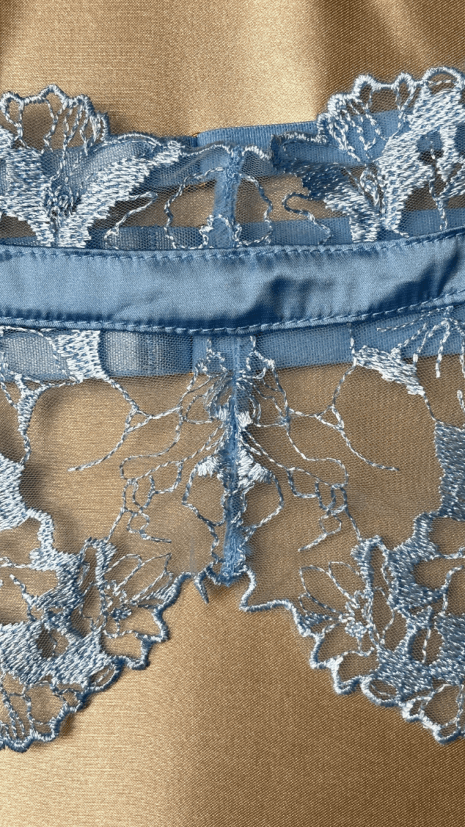 Serene Garter - TRÈS FOU OR SOMETHING