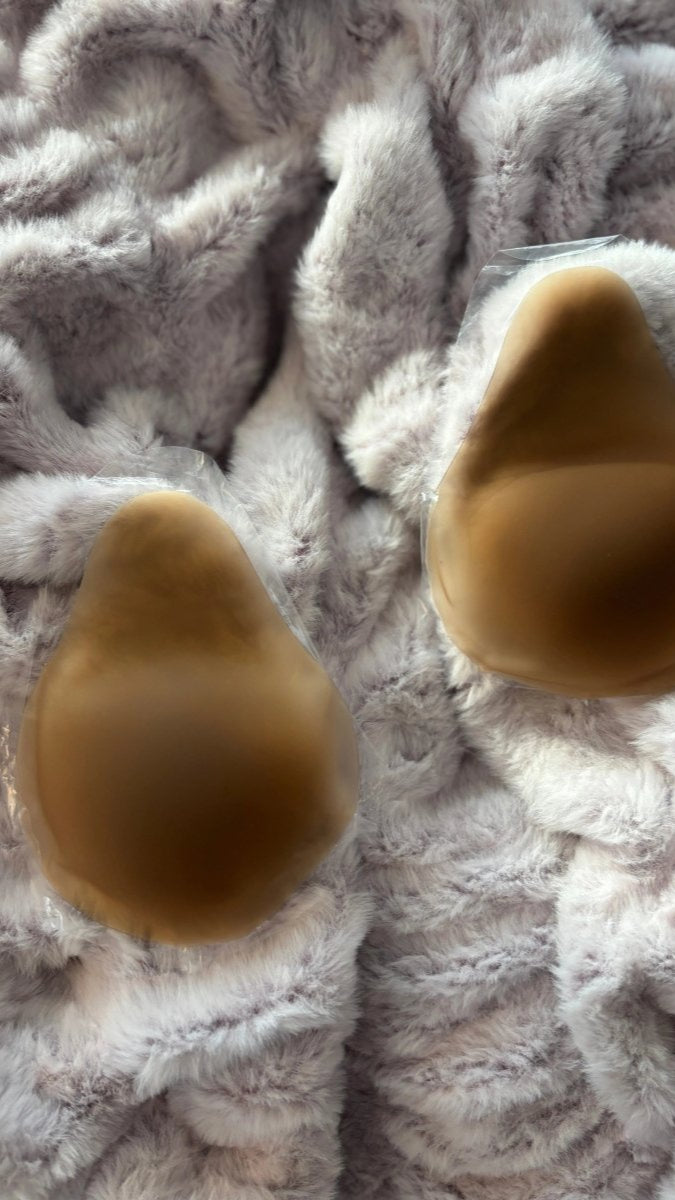 Silicone Lifting Nipple Covers - TRÈS FOU OR SOMETHING