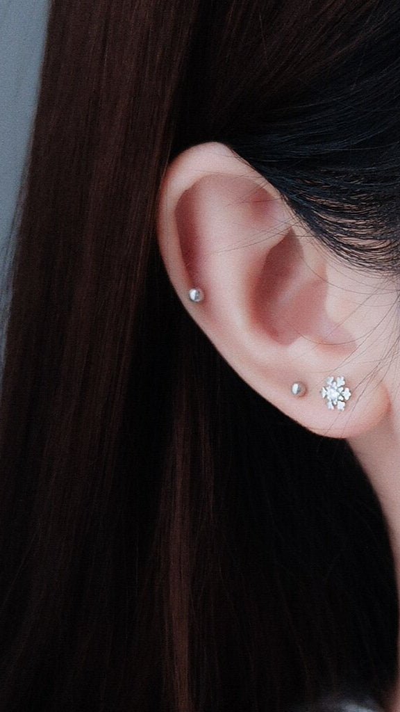 Snowflake Earrings - TRÈS FOU OR SOMETHING
