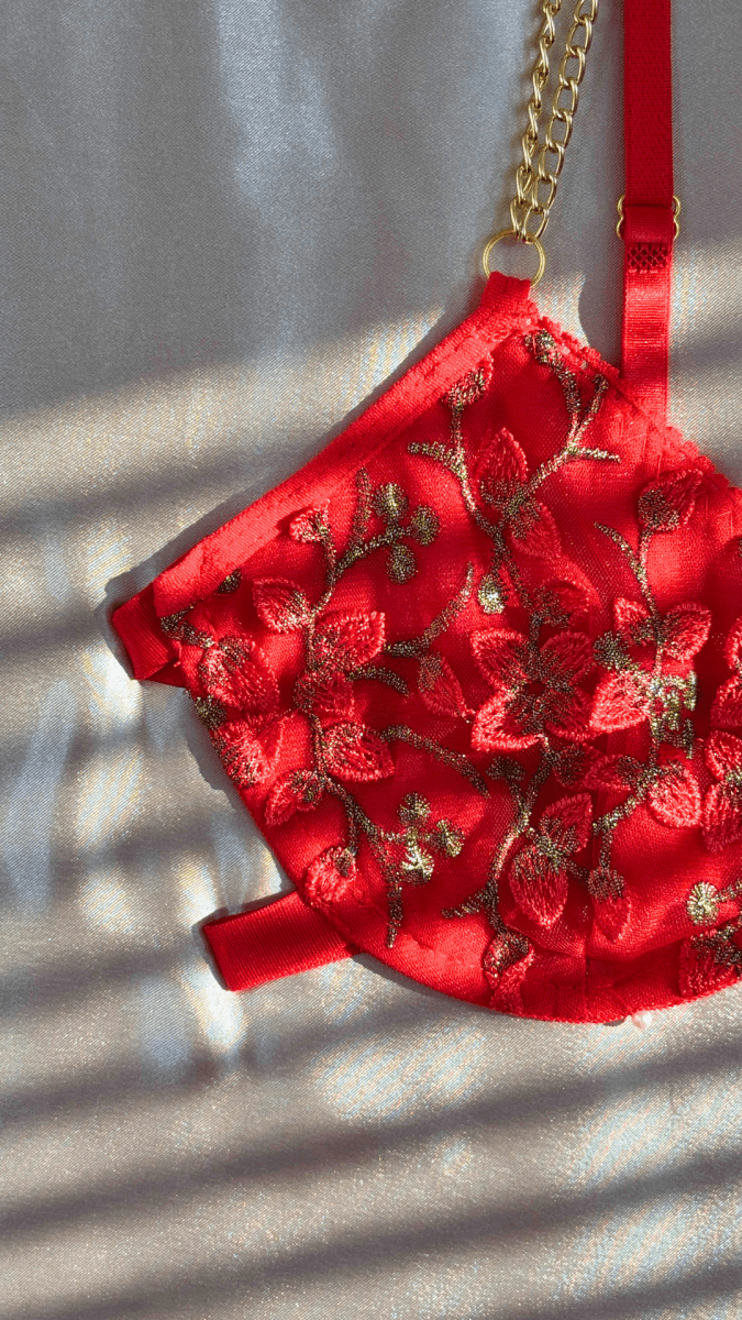 Summer's Fruit in Gold Bra - TRÈS FOU OR SOMETHING