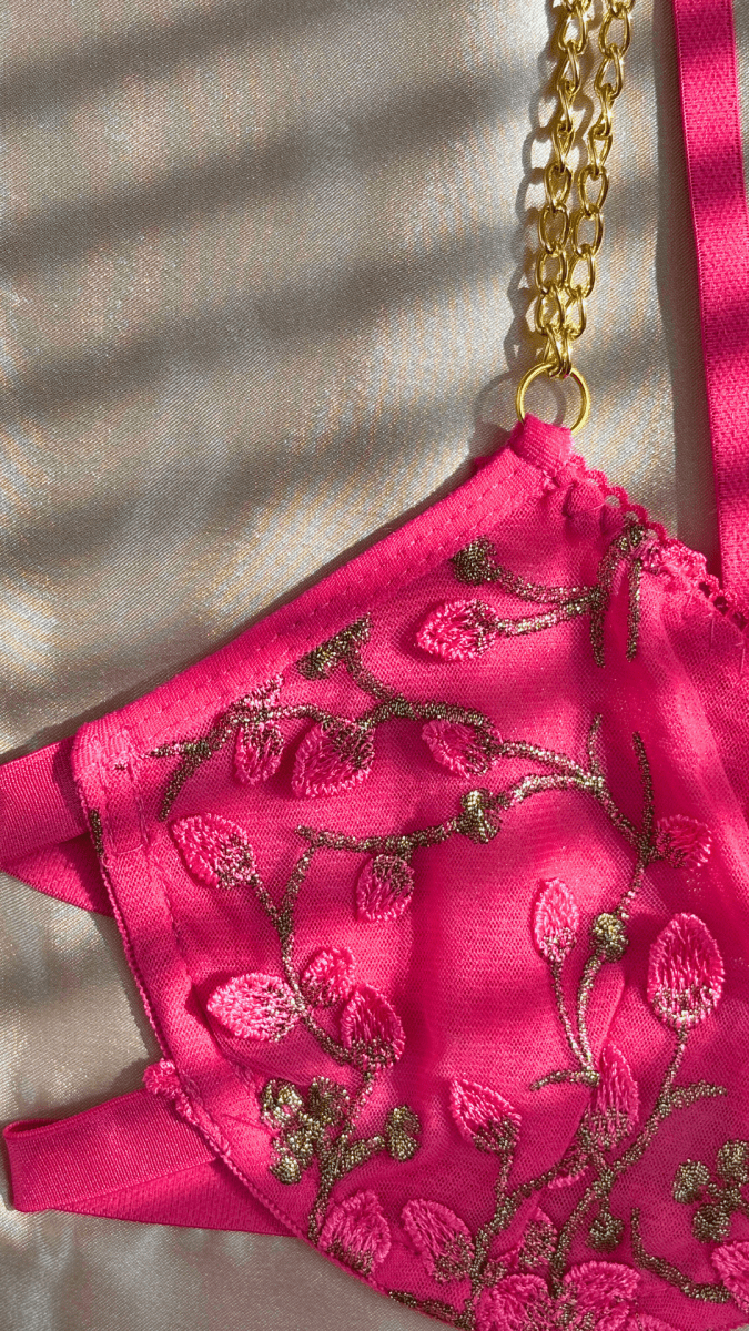 Summer's Fruit in Gold Bra - TRÈS FOU OR SOMETHING