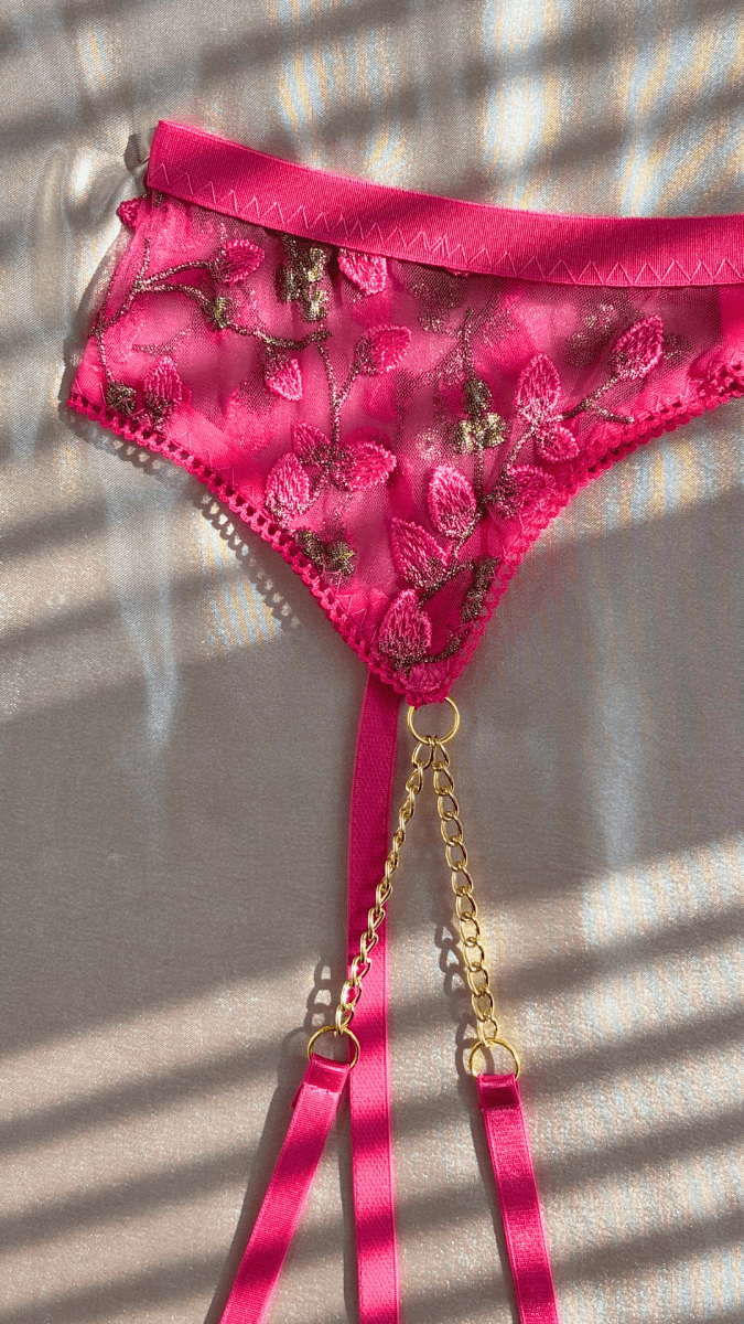 Summer's Fruit in Gold Garter - TRÈS FOU OR SOMETHING