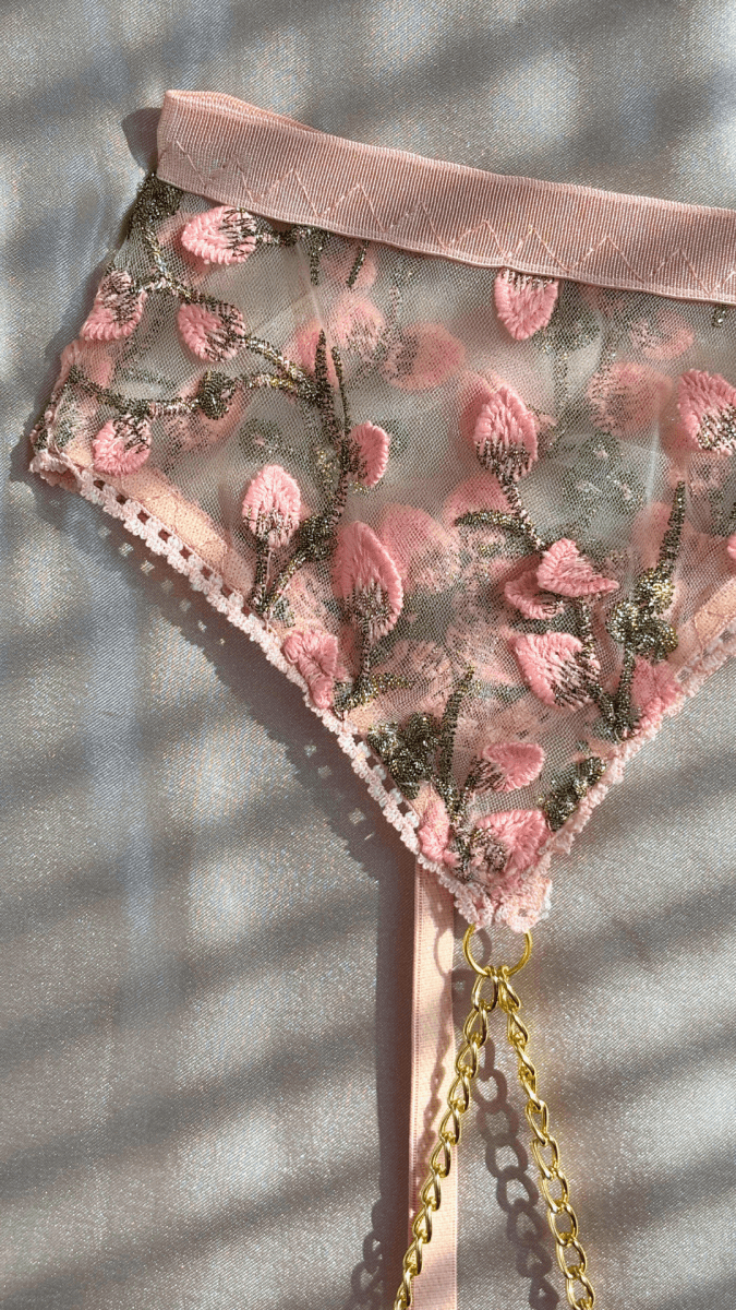 Summer's Fruit in Gold Garter - TRÈS FOU OR SOMETHING