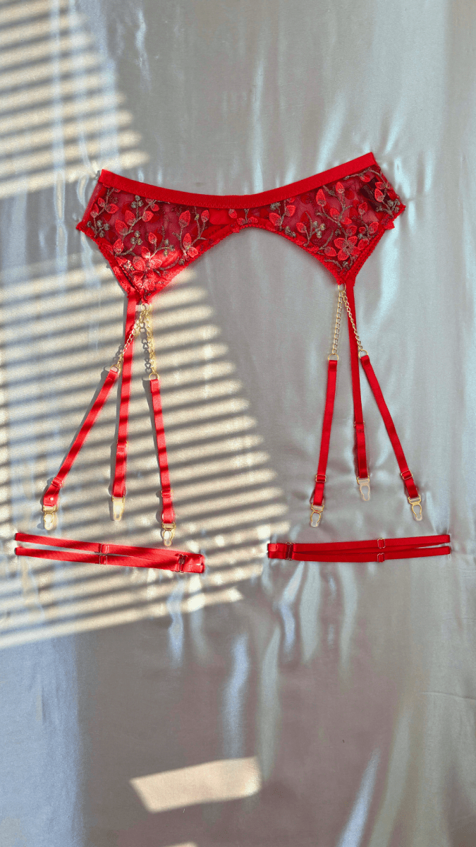 Summer's Fruit in Gold Garter - TRÈS FOU OR SOMETHING