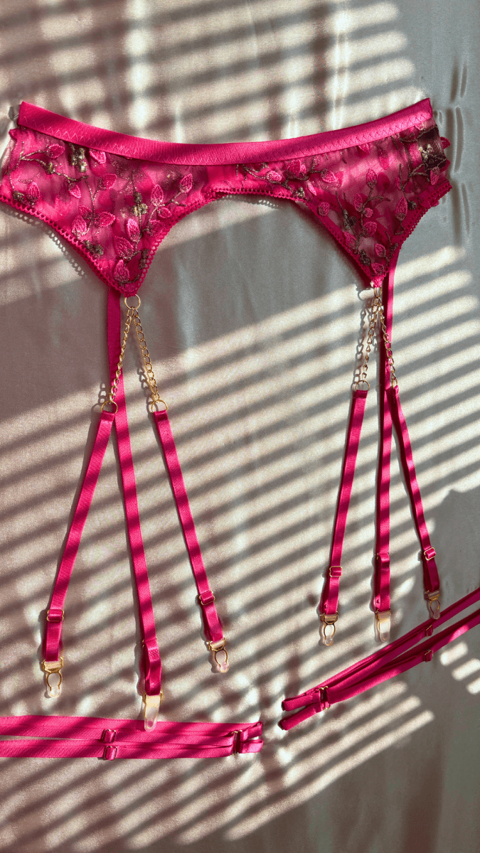 Summer's Fruit in Gold Garter - TRÈS FOU OR SOMETHING