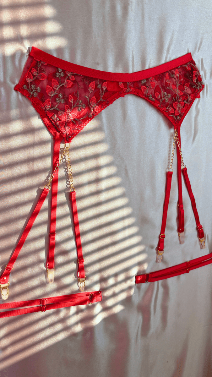 Summer's Fruit in Gold Garter - TRÈS FOU OR SOMETHING