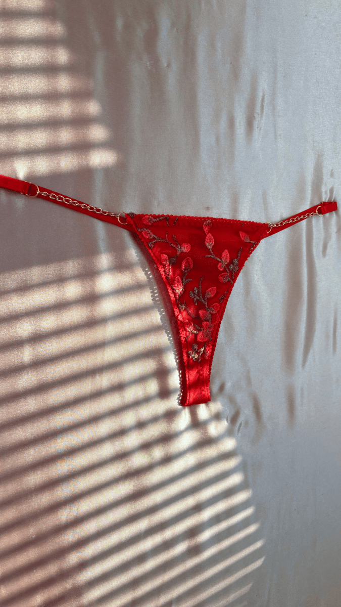 Summer's Fruit in Gold Panty - TRÈS FOU OR SOMETHING