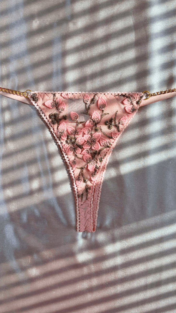 Summer's Fruit in Gold Panty - TRÈS FOU OR SOMETHING