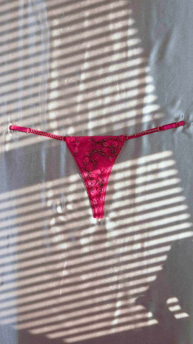 Summer's Fruit in Gold Panty - TRÈS FOU OR SOMETHING