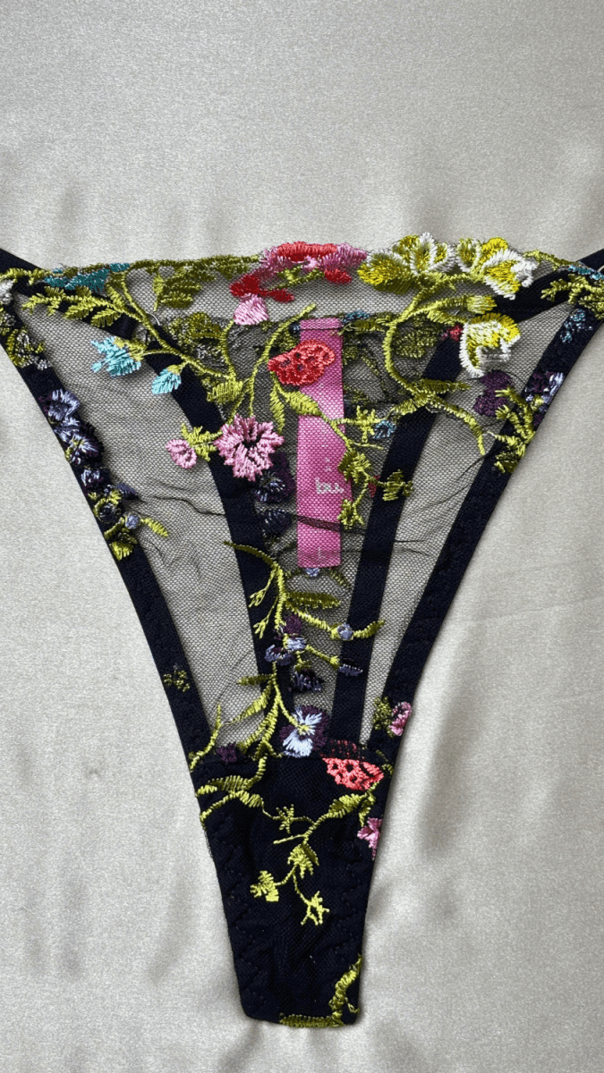 Terra Panty - TRÈS FOU OR SOMETHING
