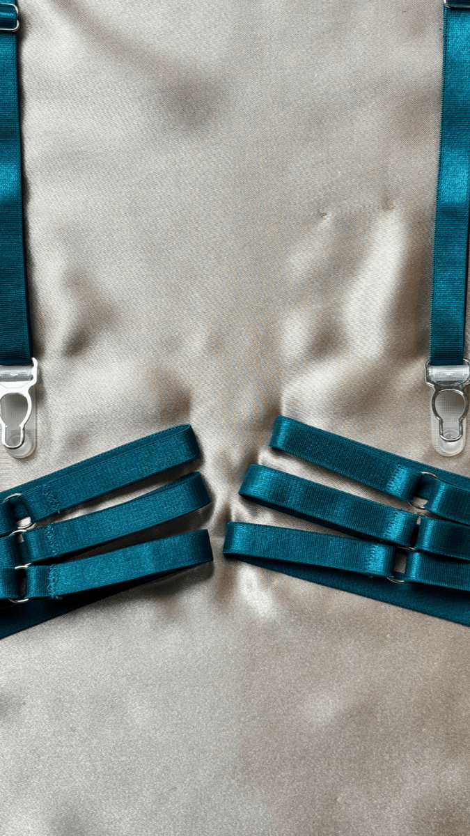Venice Garter - TRÈS FOU OR SOMETHING