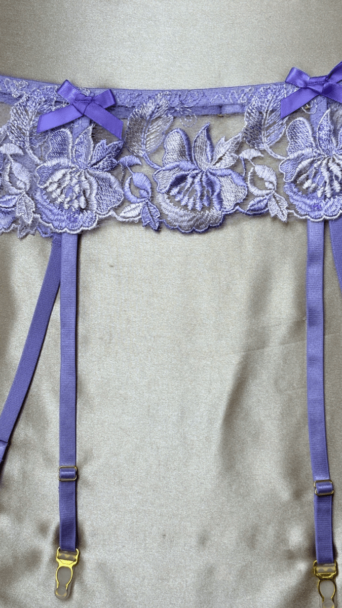 Violet Garter - TRÈS FOU OR SOMETHING