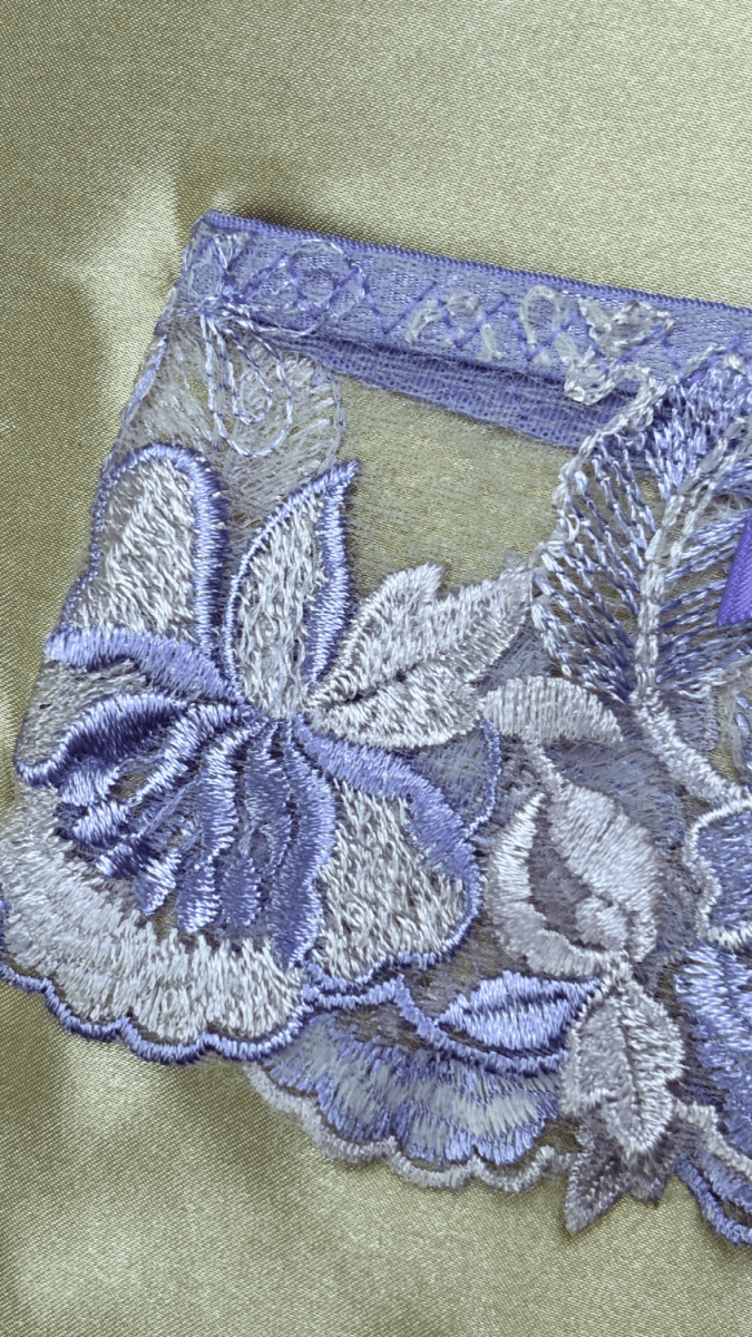 Violet Garter - TRÈS FOU OR SOMETHING