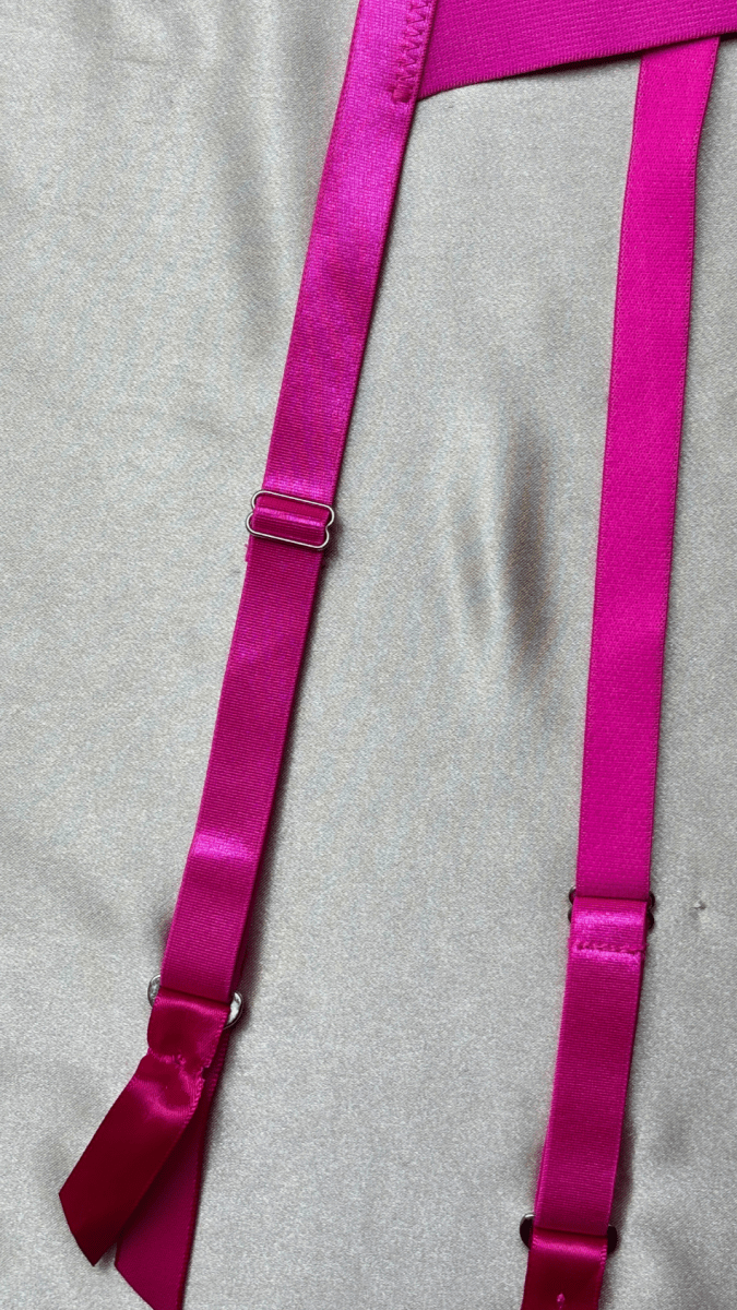 Vixen Garter - TRÈS FOU OR SOMETHING