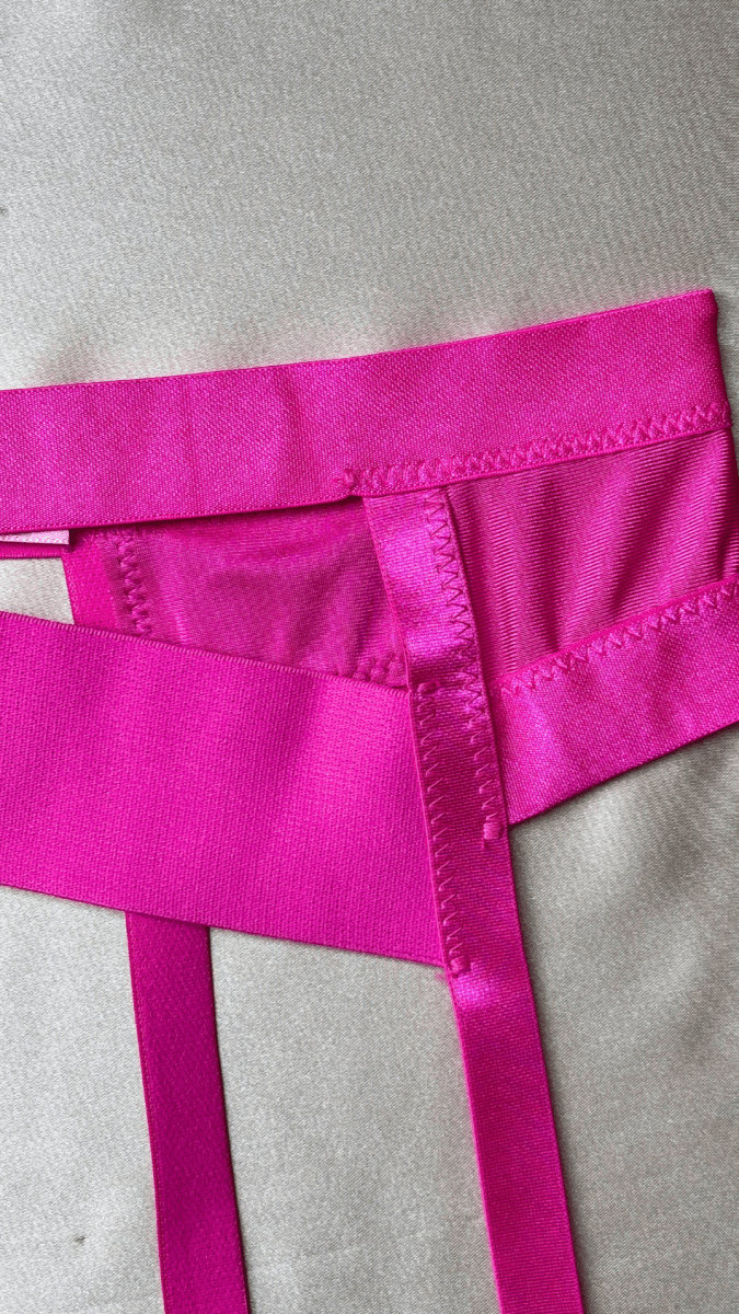 Vixen Garter - TRÈS FOU OR SOMETHING