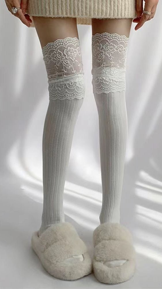 Wide Lace Thigh Socks - CHAMBRE 535
