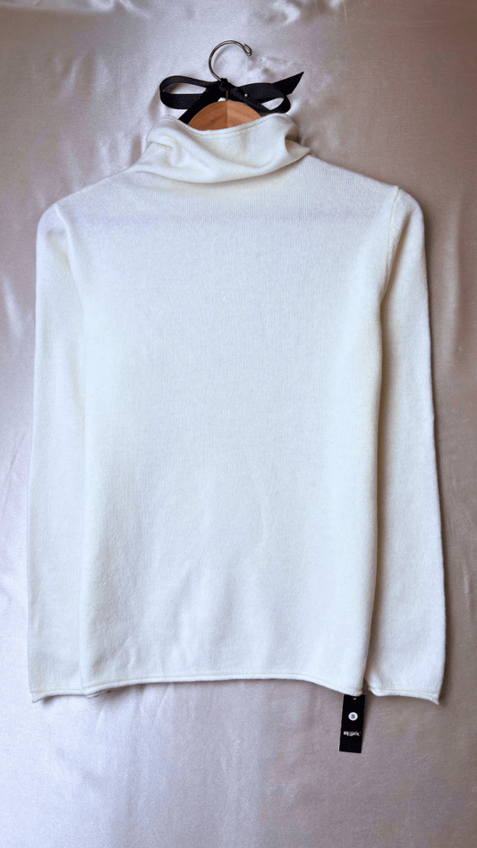 Wool Turtleneck Cream Sweater - TRÈS FOU OR SOMETHING
