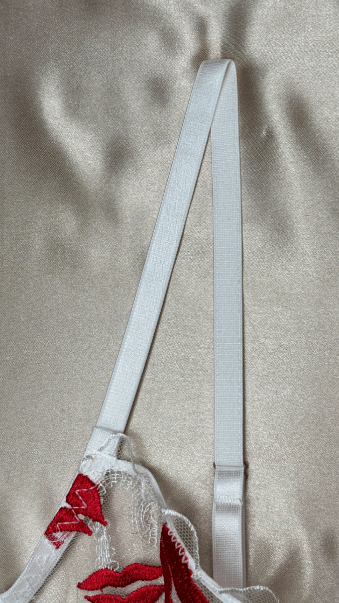 XOXO White Bra - TRÈS FOU OR SOMETHING