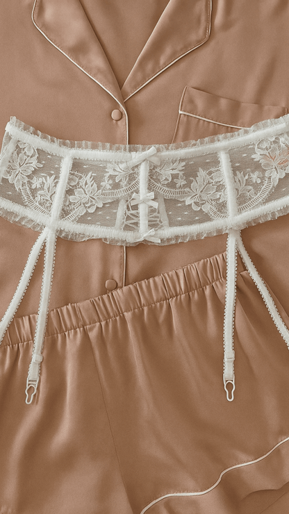 Amee White Garter - CHAMBRE 535