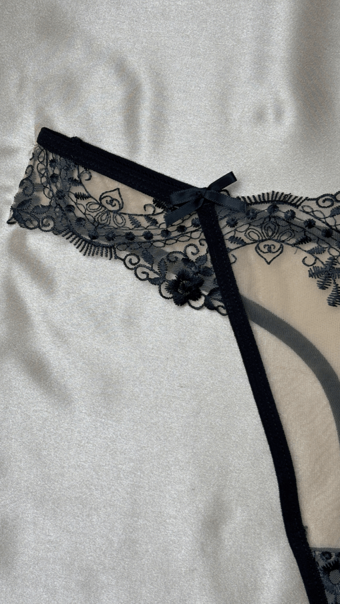 Audrey Panty - TRÈS FOU OR SOMETHING