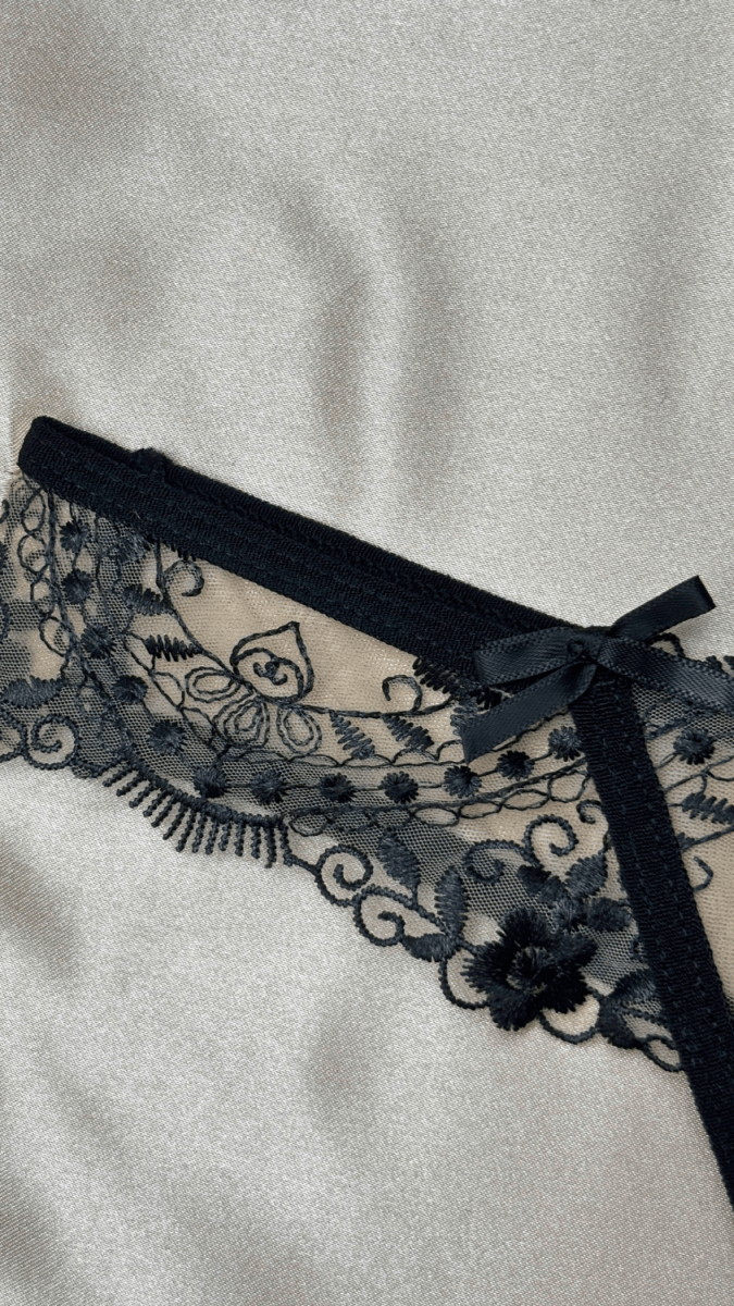 Audrey Panty - TRÈS FOU OR SOMETHING