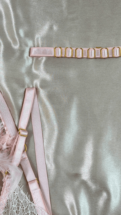 Babygirl Feathers Bra - TRÈS FOU OR SOMETHING