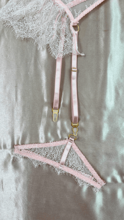 Babygirl Feathers Garter - TRÈS FOU OR SOMETHING