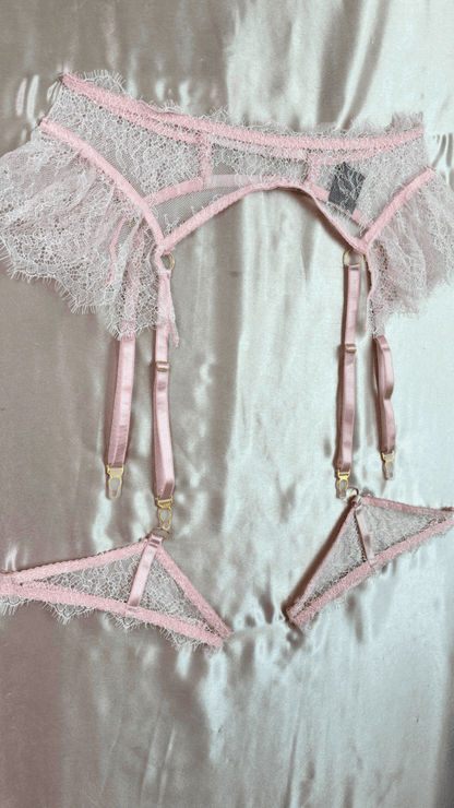 Babygirl Feathers Garter - TRÈS FOU OR SOMETHING