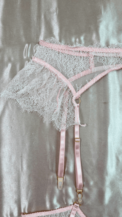 Babygirl Feathers Garter - TRÈS FOU OR SOMETHING