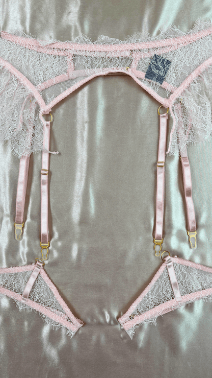 Babygirl Feathers Garter - TRÈS FOU OR SOMETHING