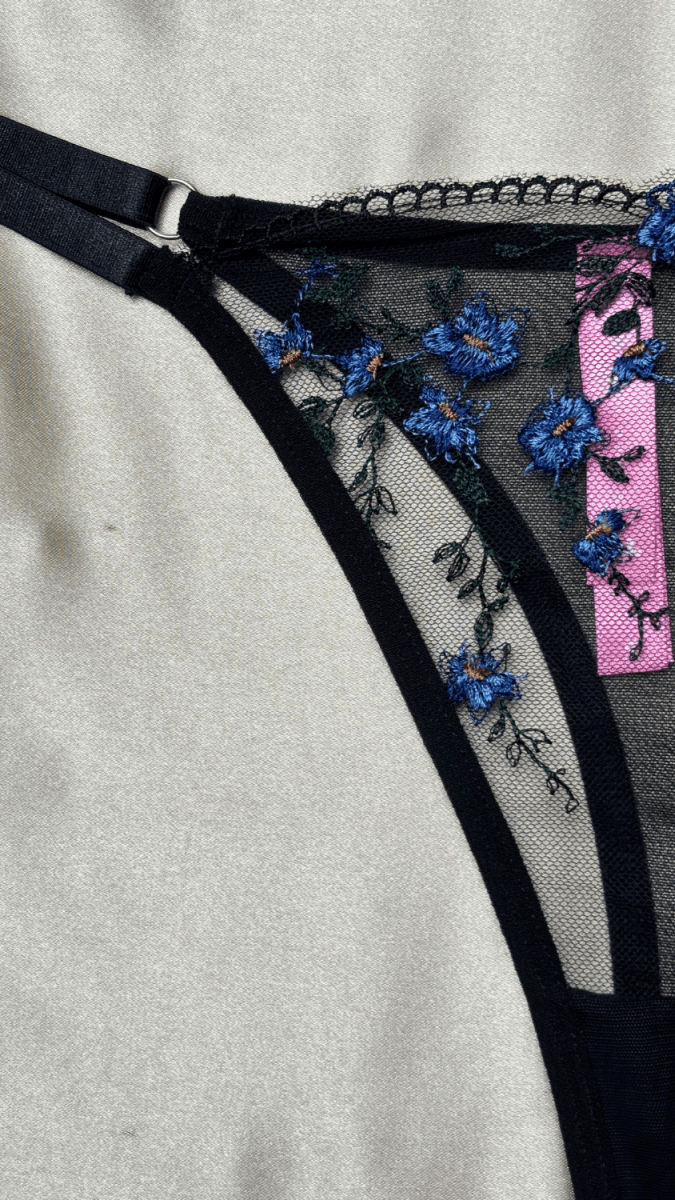 Blueberry Panty - TRÈS FOU OR SOMETHING