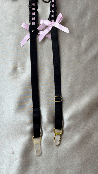 Brittney Garter - TRÈS FOU OR SOMETHING
